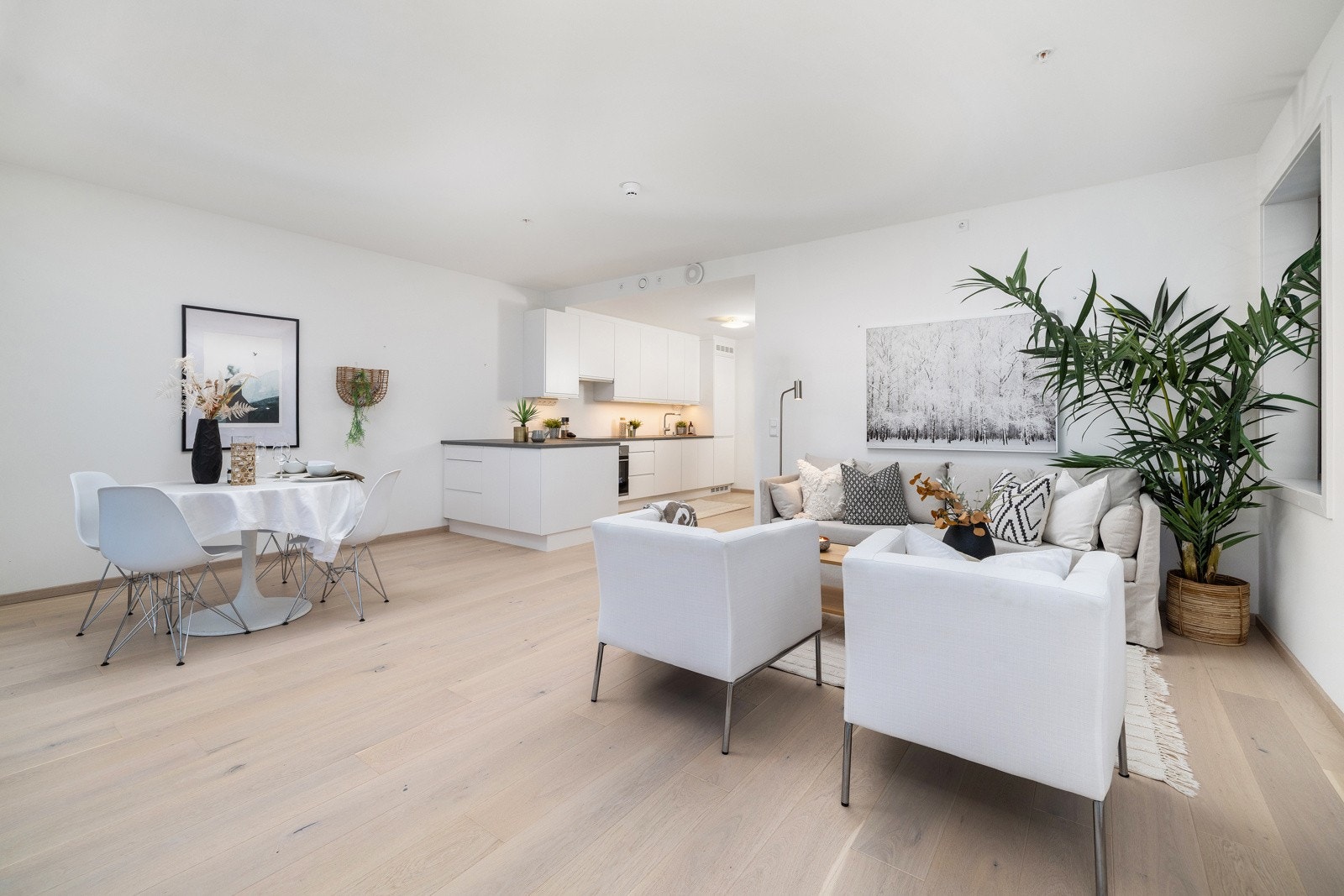 Inne er det moderne og strøkent. Alle komponenter er gitt TG0/TG1. Galleribilde