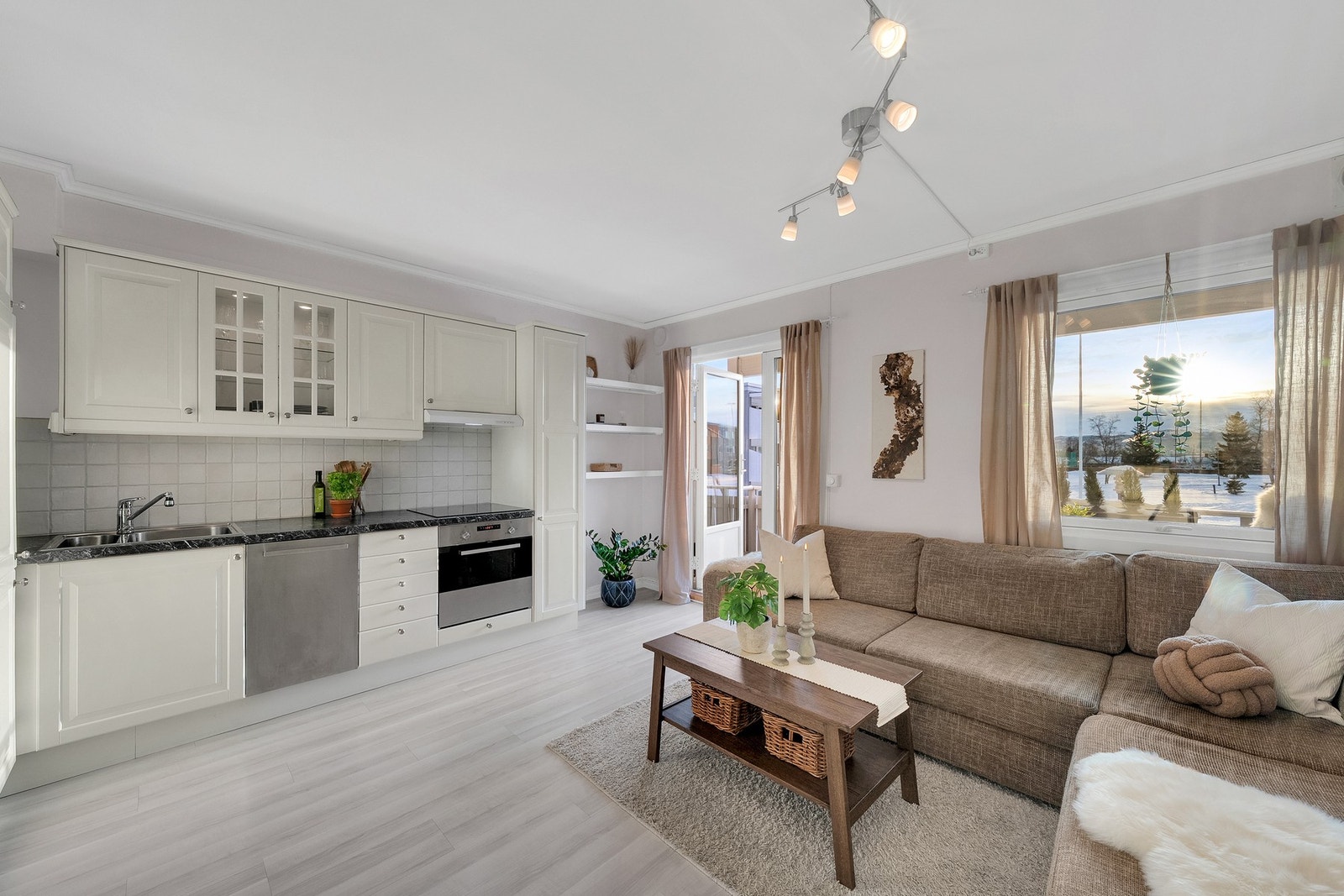 En pen 1-roms leilighet med svært god planløsning og sentral beliggenhet på Hallset. Galleribilde