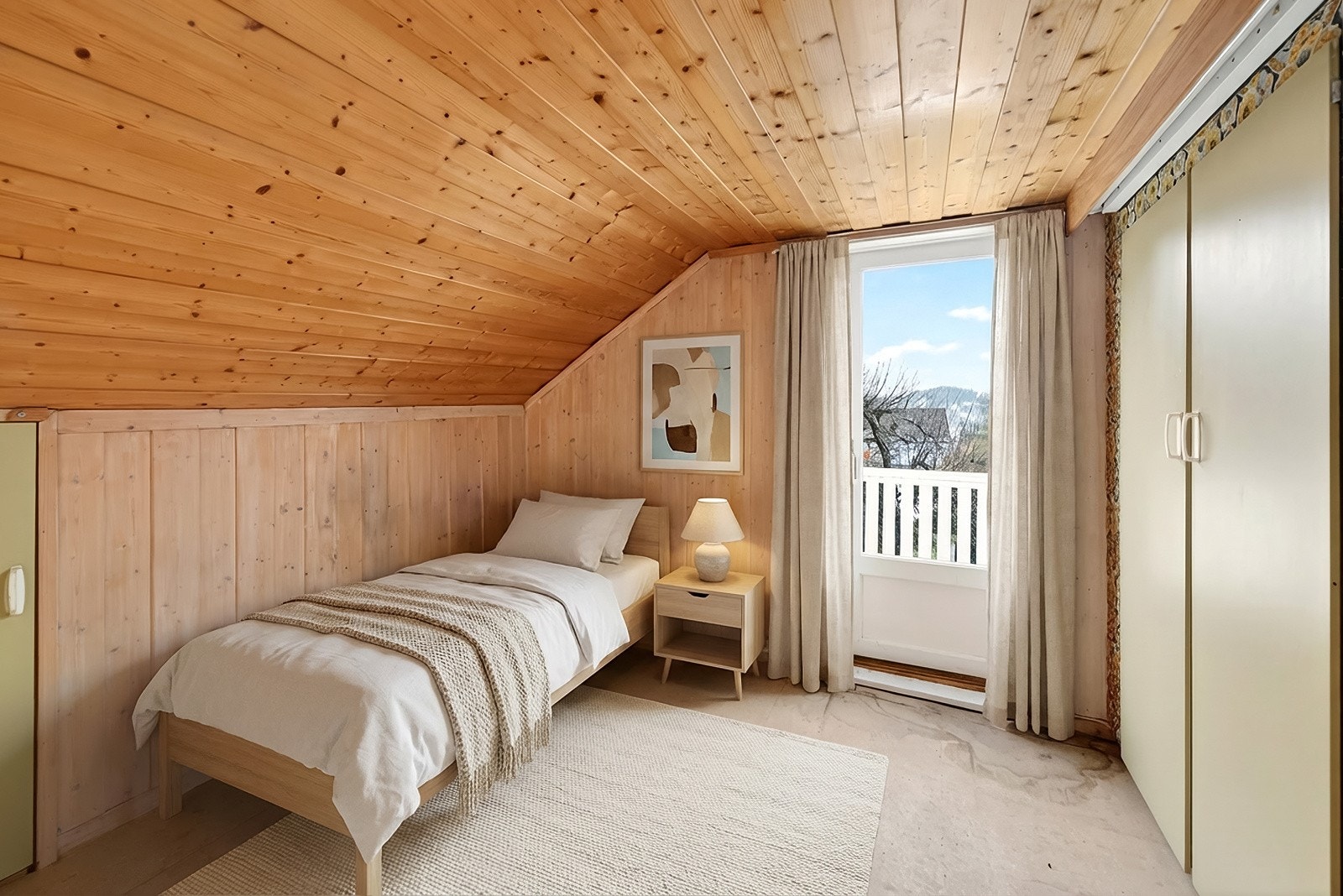 Soverom 2 med egen balkong (Bildet er digitalt innredet) Galleribilde
