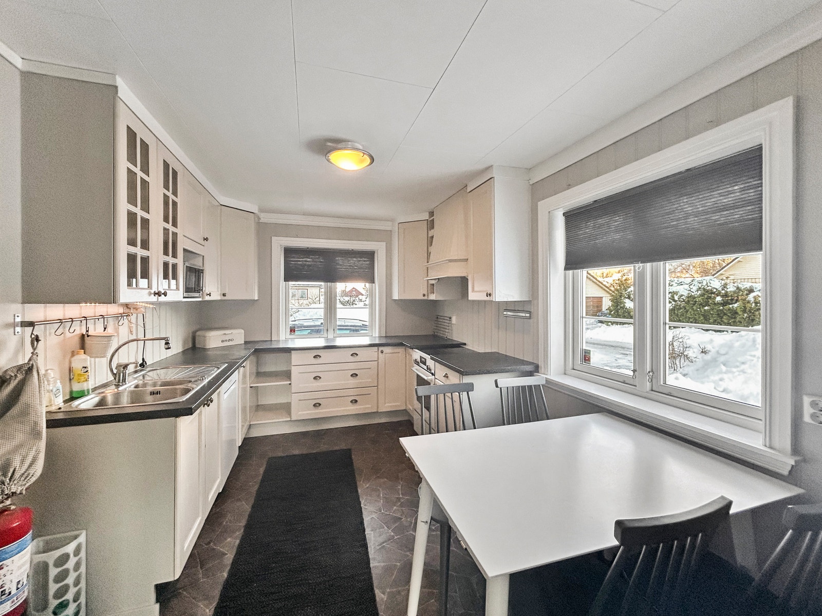 Flott stort kjøkken Galleribilde