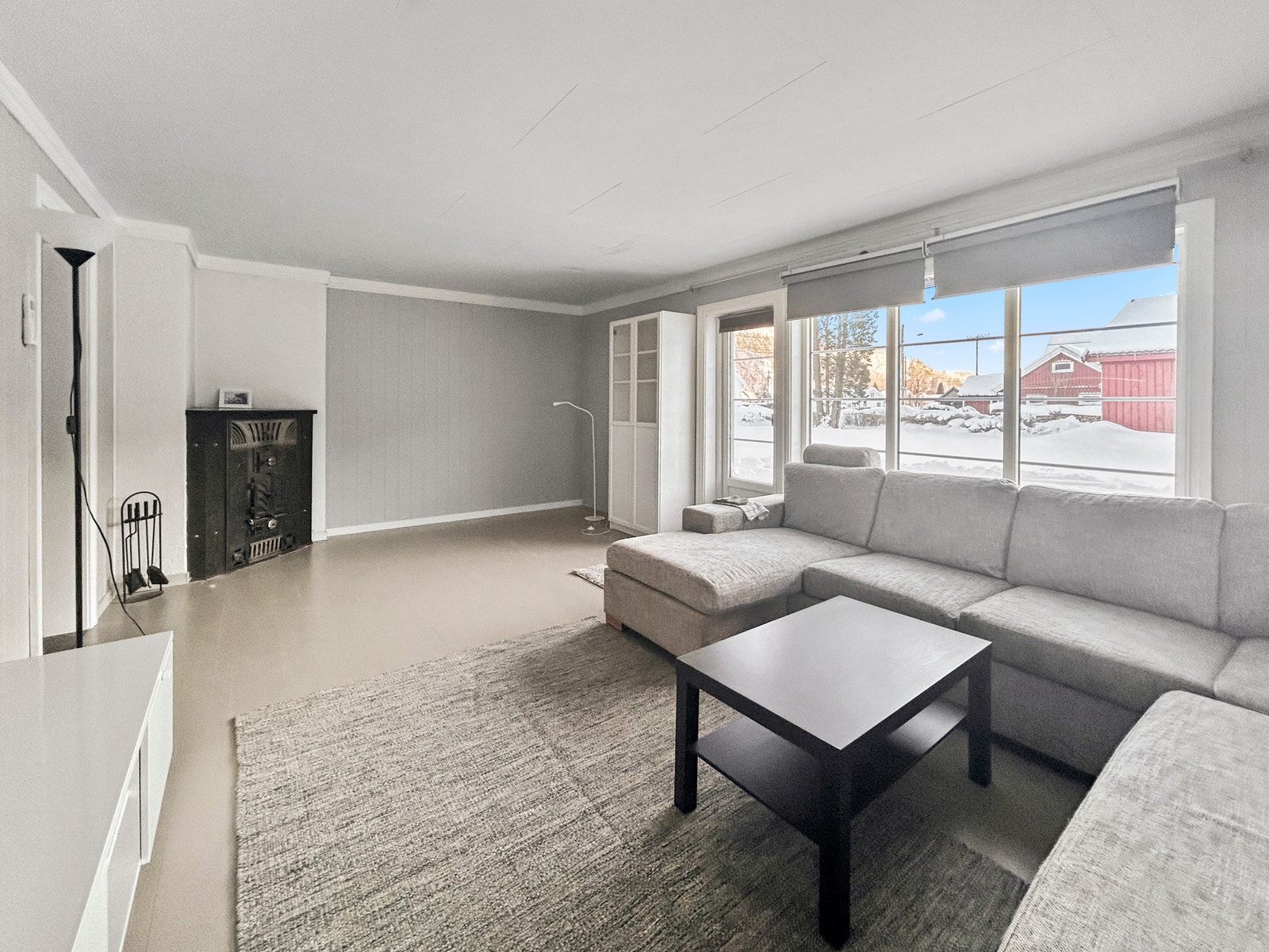 Stue mot ovn Galleribilde