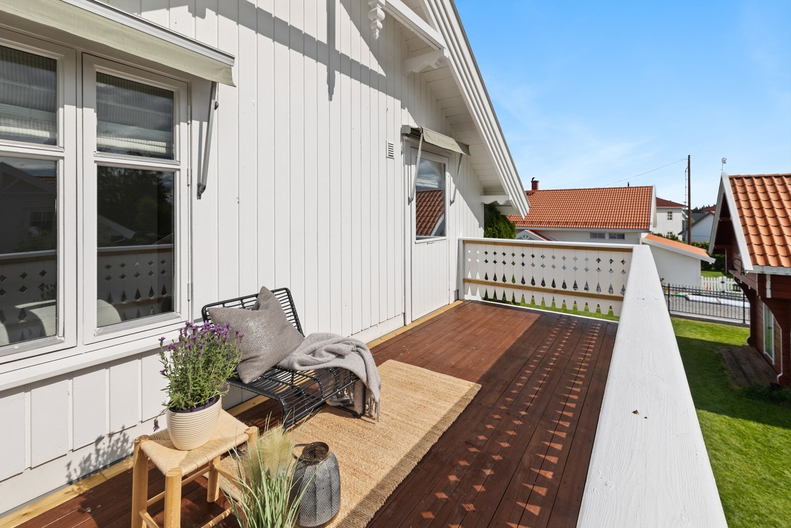 Hyggelig balkong med adkomst fra hovedsoverom. Galleribilde