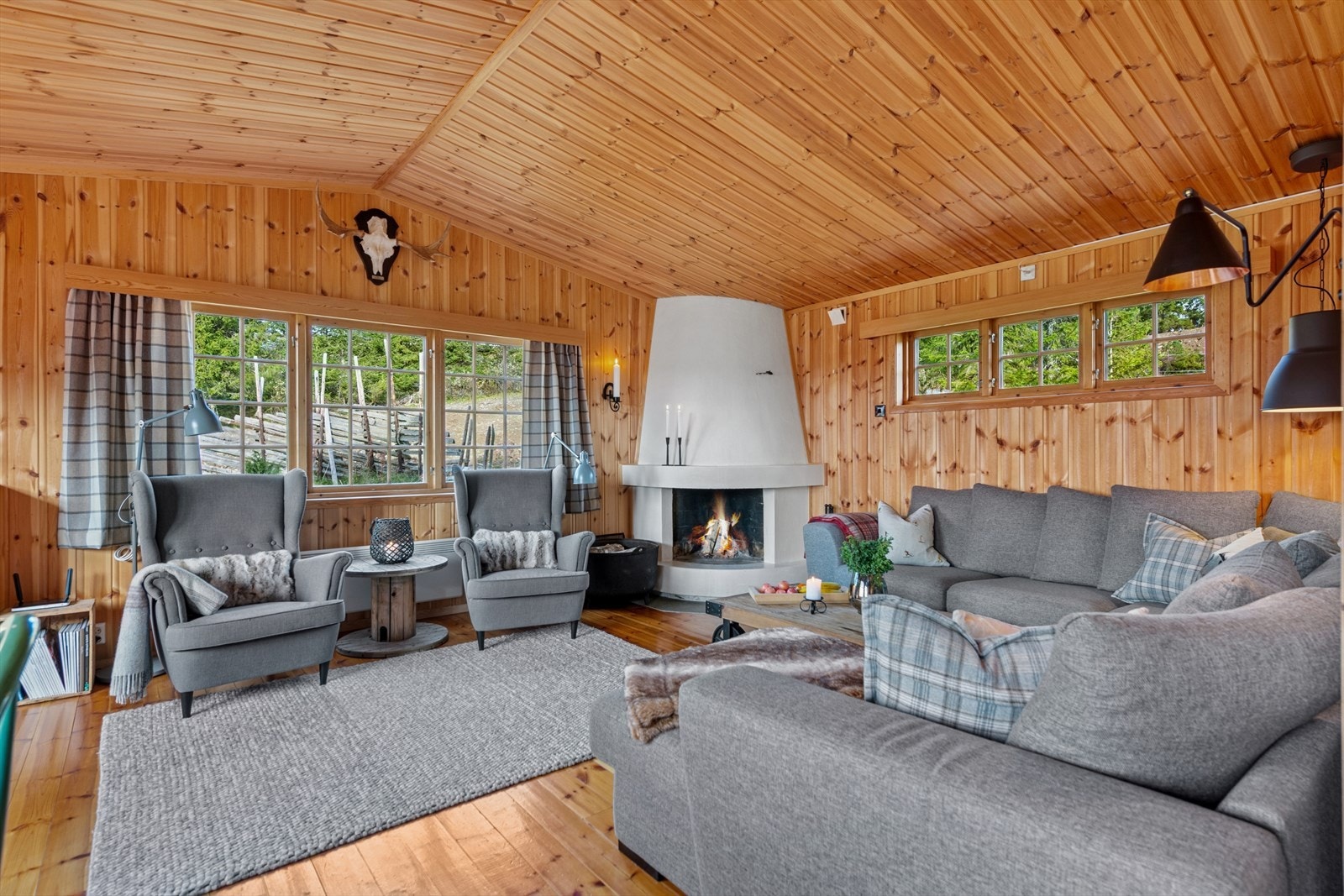 Vi beveger oss videre inn i en lys og koselig stue. Galleribilde