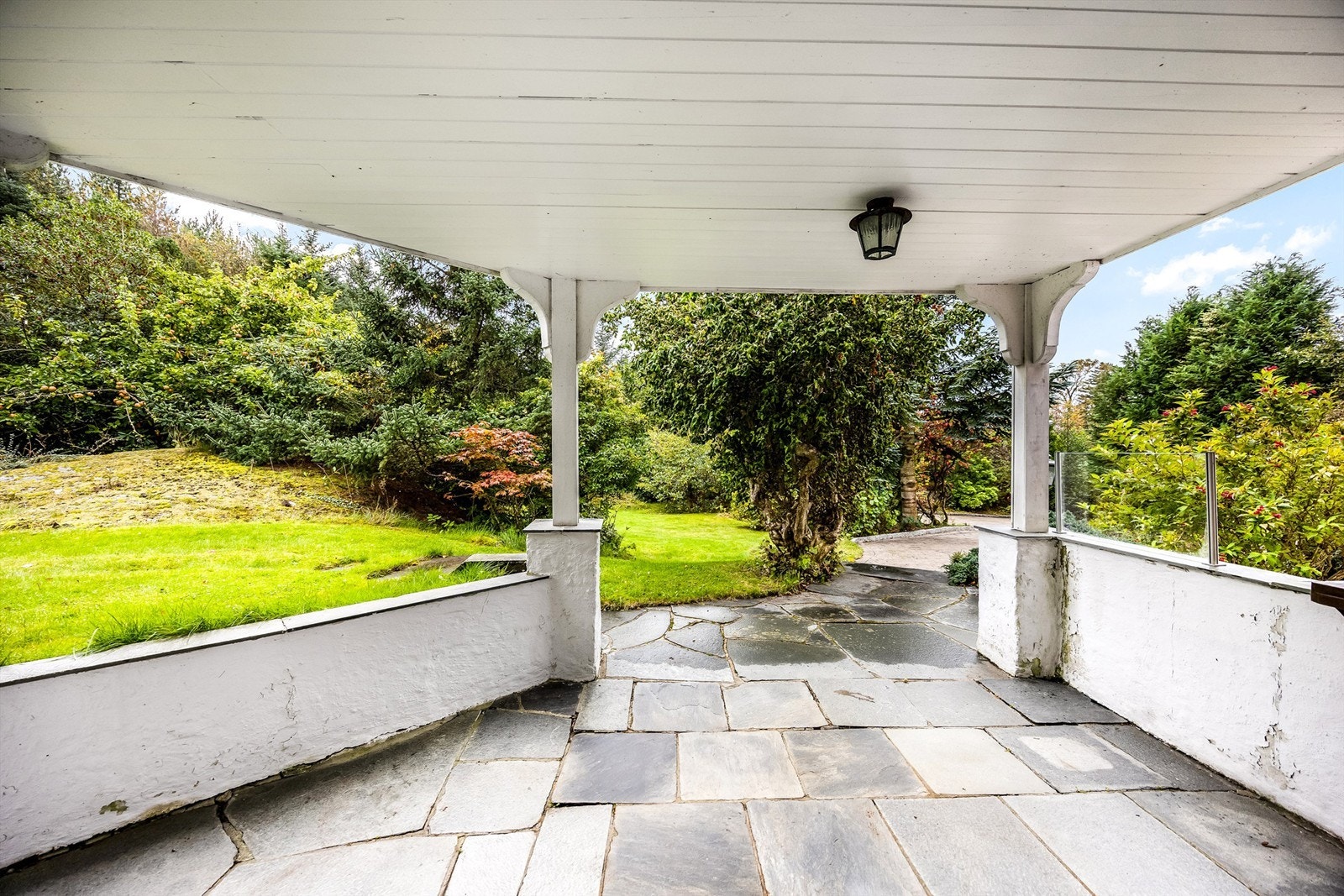 Overbygd inngangsparti. Galleribilde