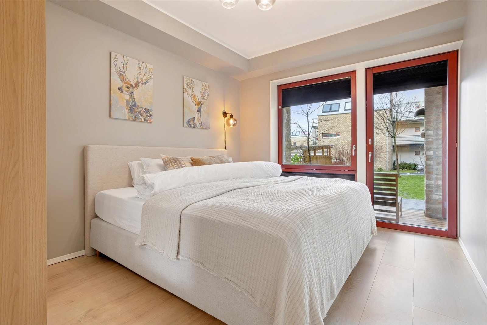 Direkte utgang til terrasse fra soverommet. Galleribilde