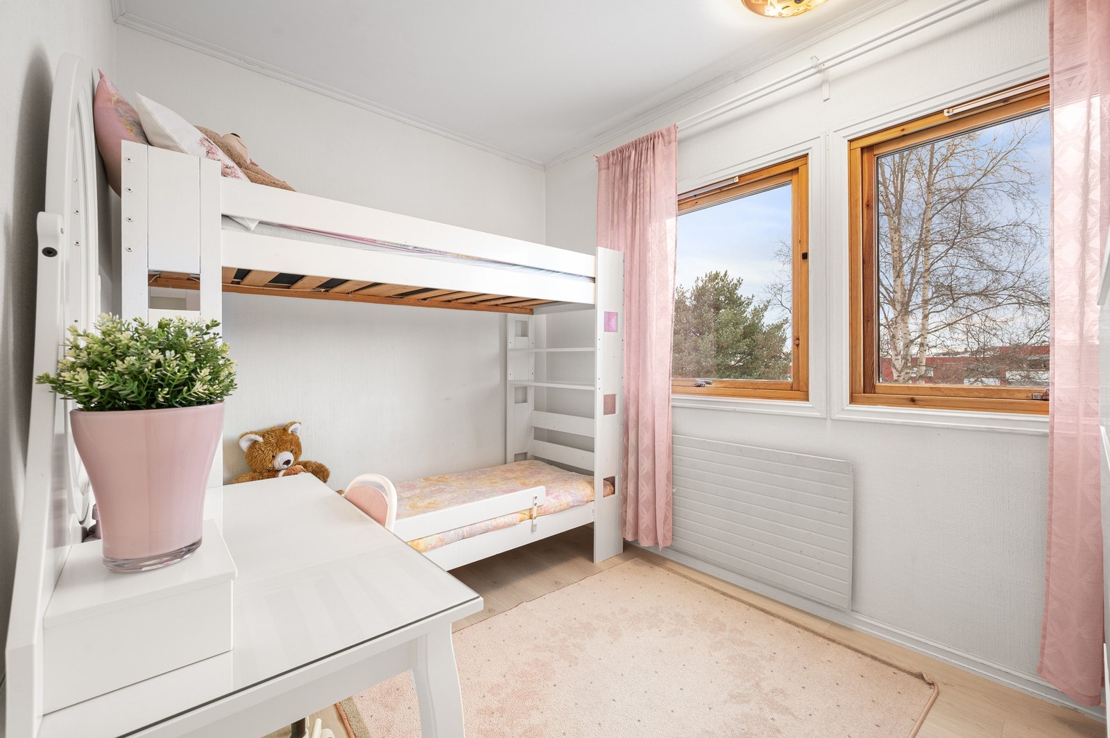 Soverom 2 er også av god størrelse. Galleribilde