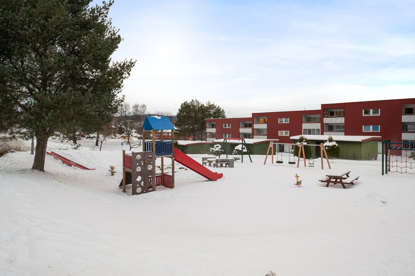 Flott lekeplass som kan benyttes av de små. Galleribilde