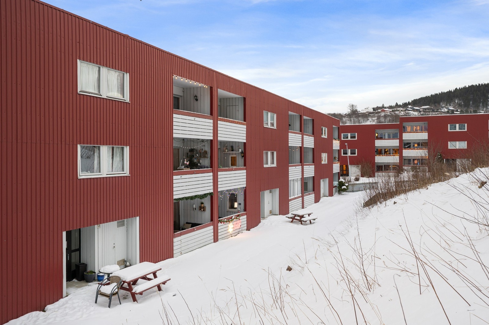 Leiligheten ligger fint til i byggets 2 etasje. Galleribilde