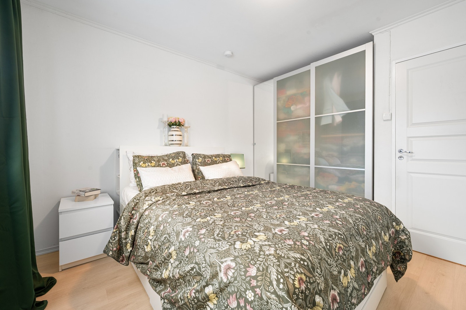 Her er det rikelig med plass til ønsket og tilhørende møblement. Galleribilde