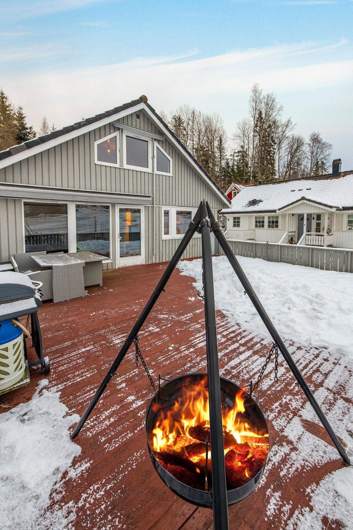 Stor syd- og vestvendt terrasse på ca. 54 kvm. Galleribilde