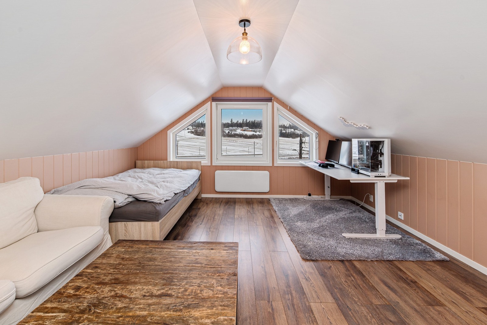 Soverom nr. 1 i loftetasje Galleribilde