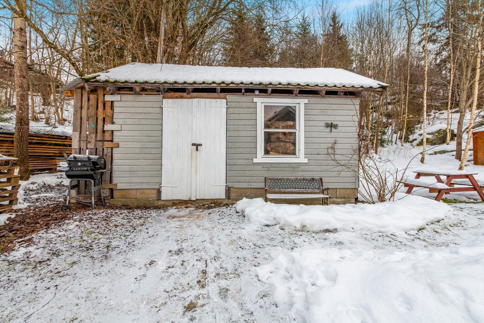 Utebod/vedbod fra 2012 Galleribilde