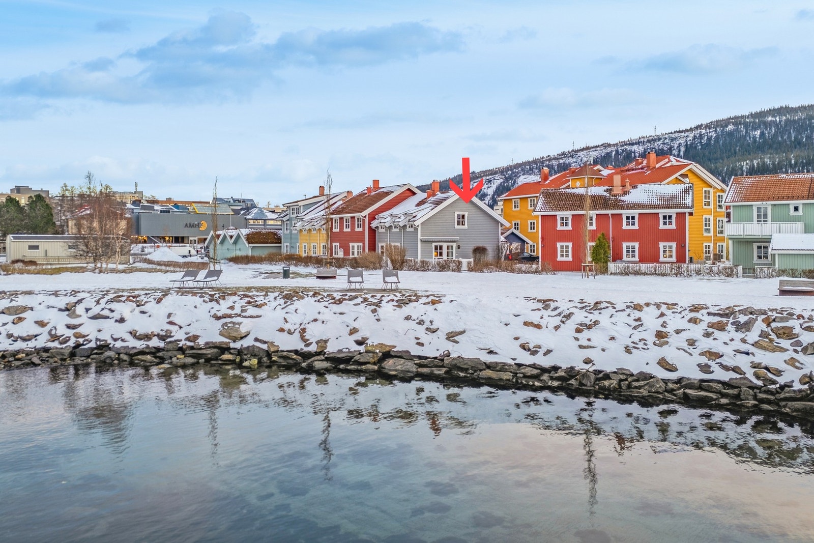 Eiendomsmegler 1 v/ Tina Jakobsen har gleden av å presentere Bergithe Hansens vei 10! Galleribilde