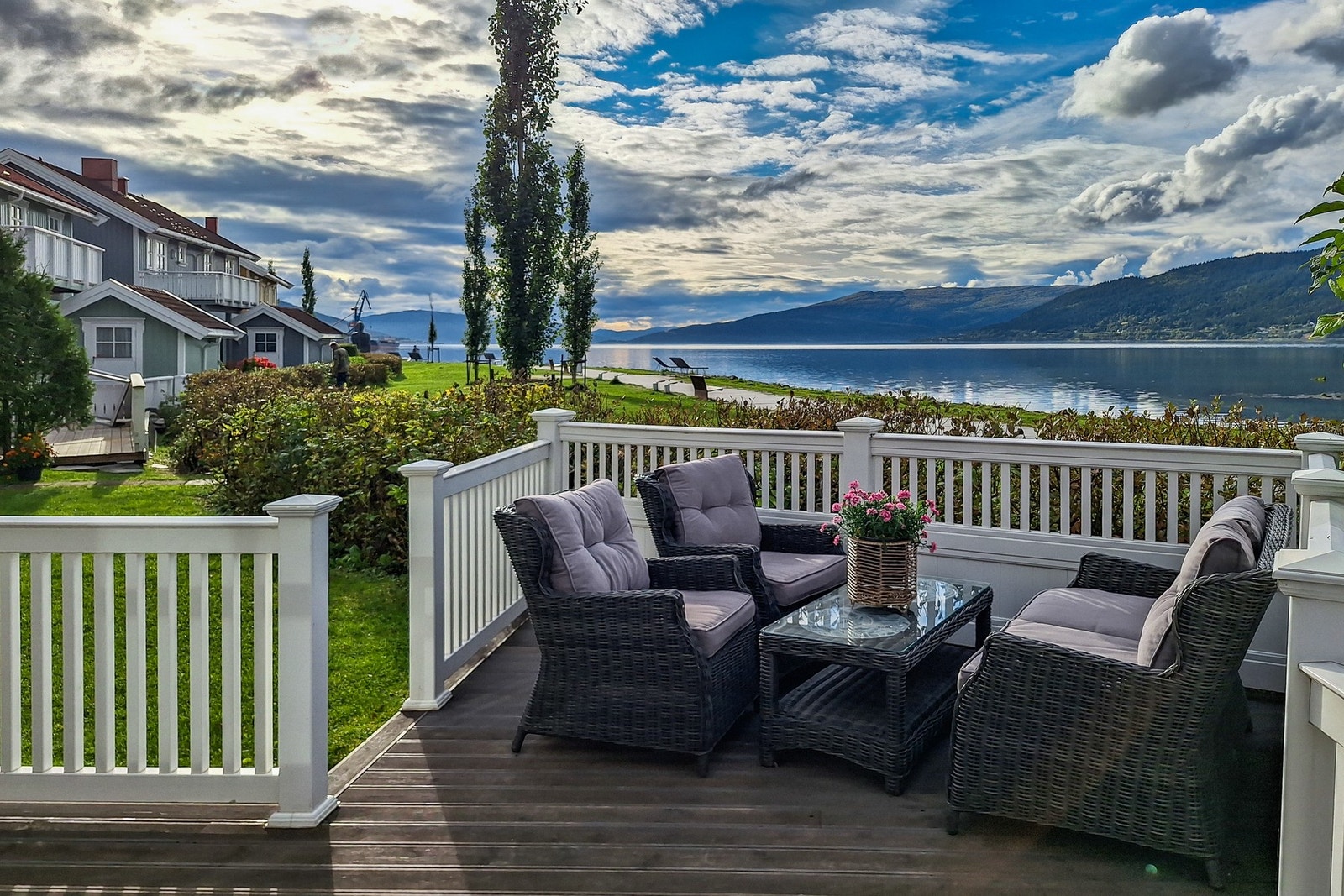 Perfekt beliggenhet med nydelig utsikt over fjorden!
Snart sommer! Galleribilde