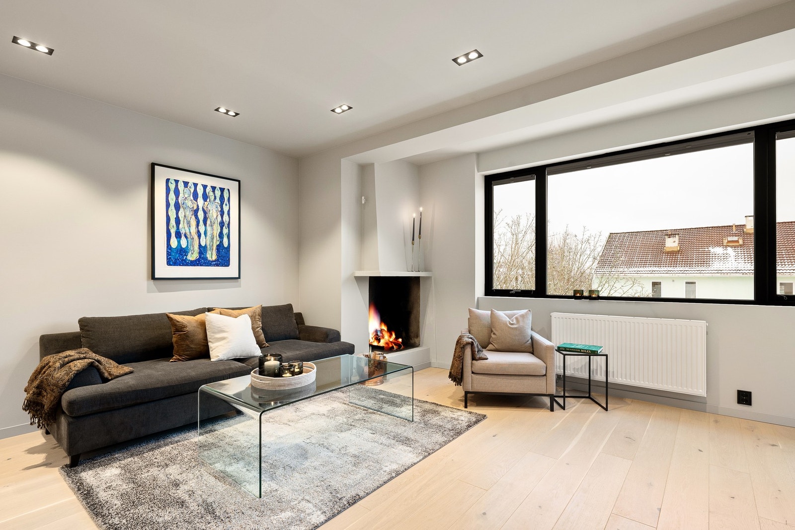 Alle overflater ble oppgradert i 2022 med lekker 1-stavs eikeparkett og nymalte flater. Galleribilde