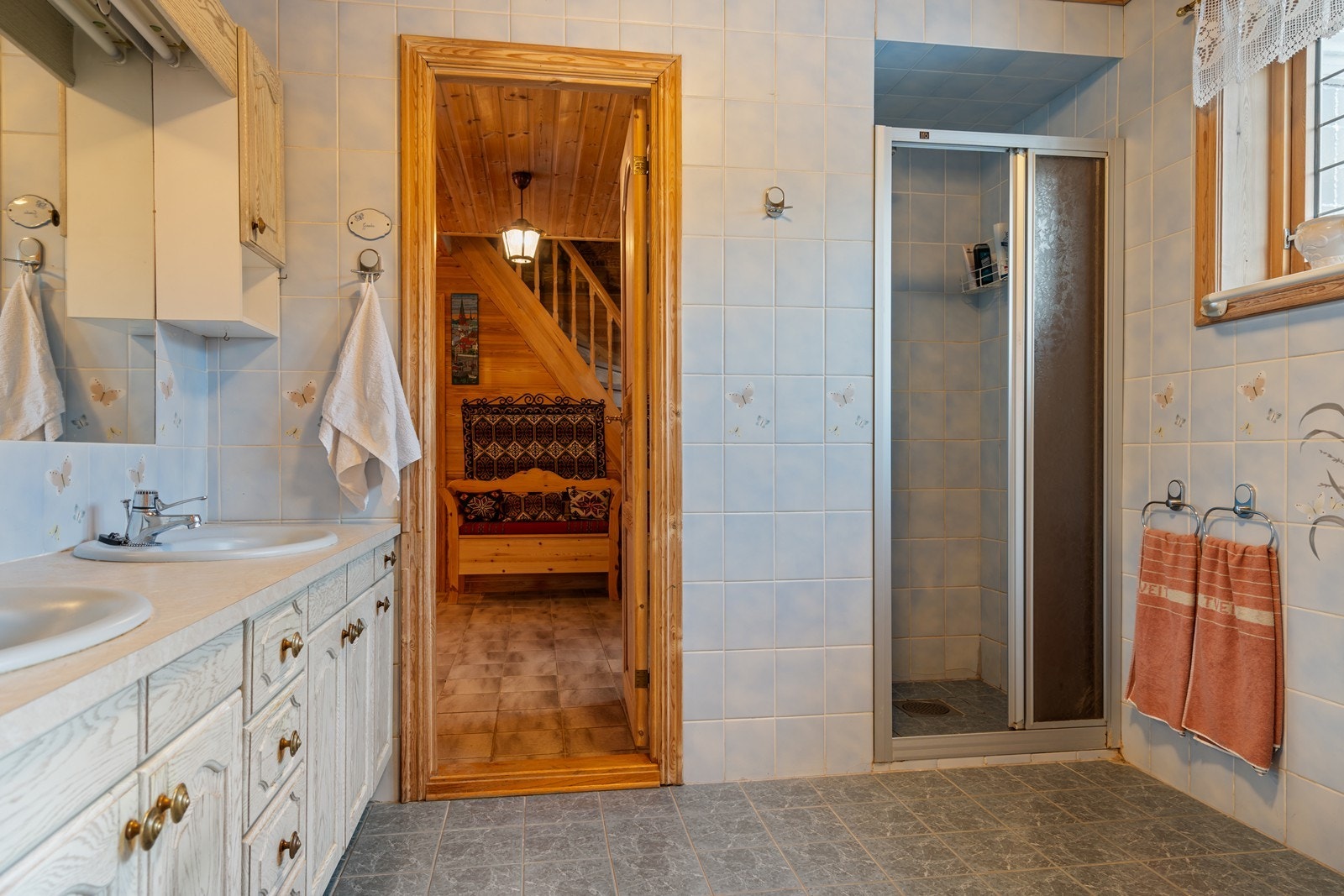 Bad i hovedetasjen Galleribilde