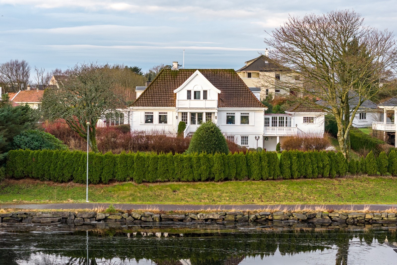 Villaen er fra 1986 Galleribilde