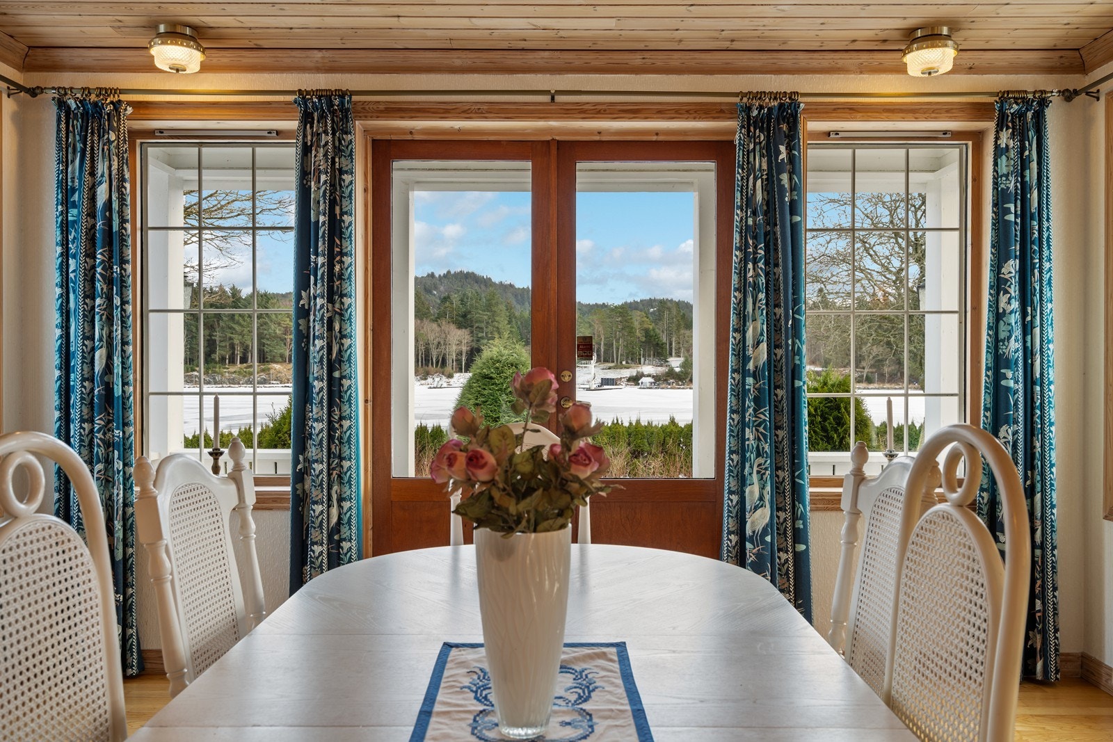 Tenk å nyte trivelige middager med familie eller venner her! Galleribilde