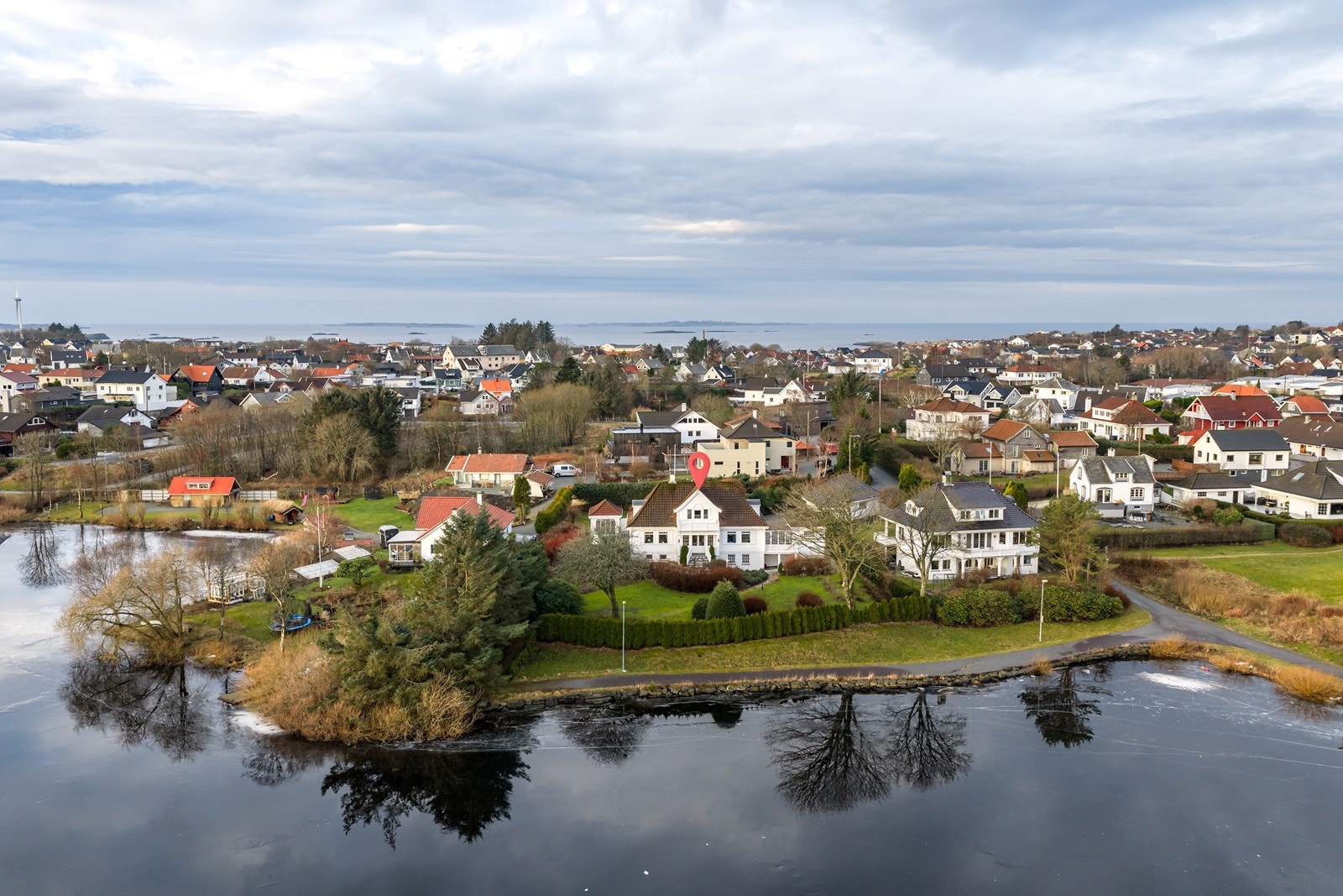 Herskapelig villa Velkommen til Øivind Skaldaspillers veg 17 ! Galleribilde