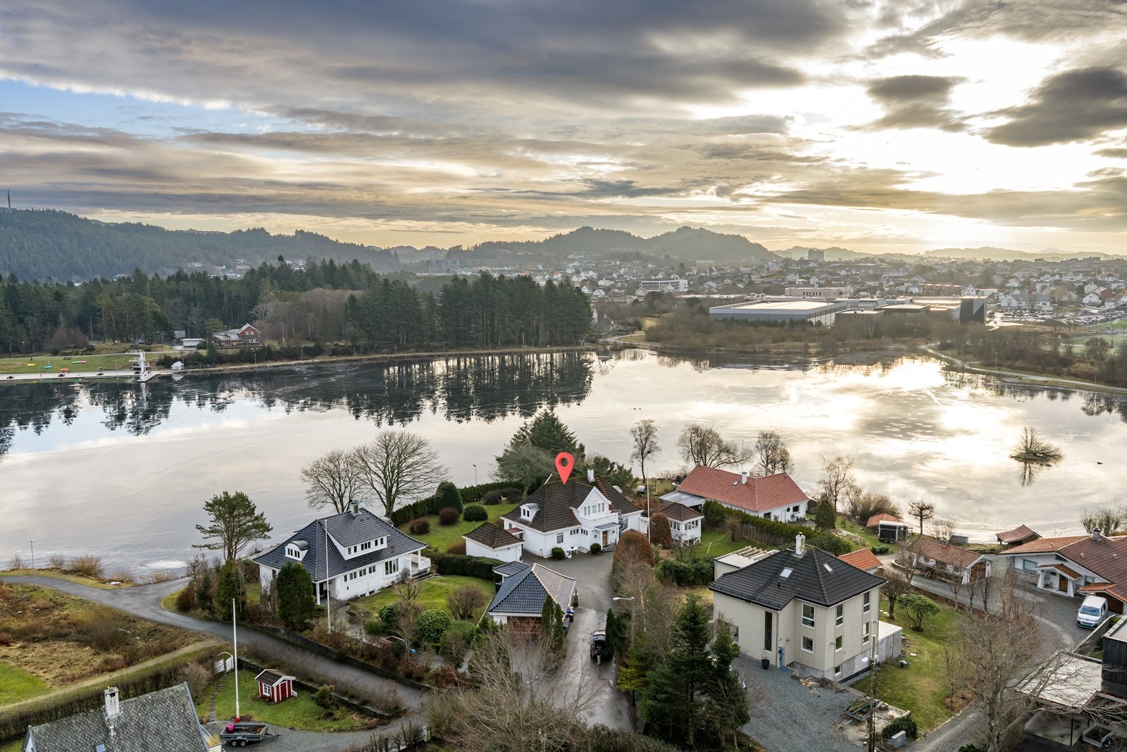 Her får du et særpreget og solid hjem Galleribilde