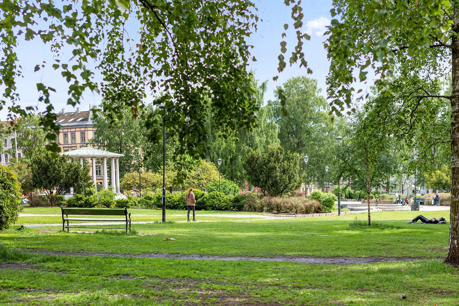 Her kan du gjøre alt fra å gå på loppemarked, besøke Bondens marked, ha piknik, sole deg eller bare slappe helt av alene med en god bok. Galleribilde