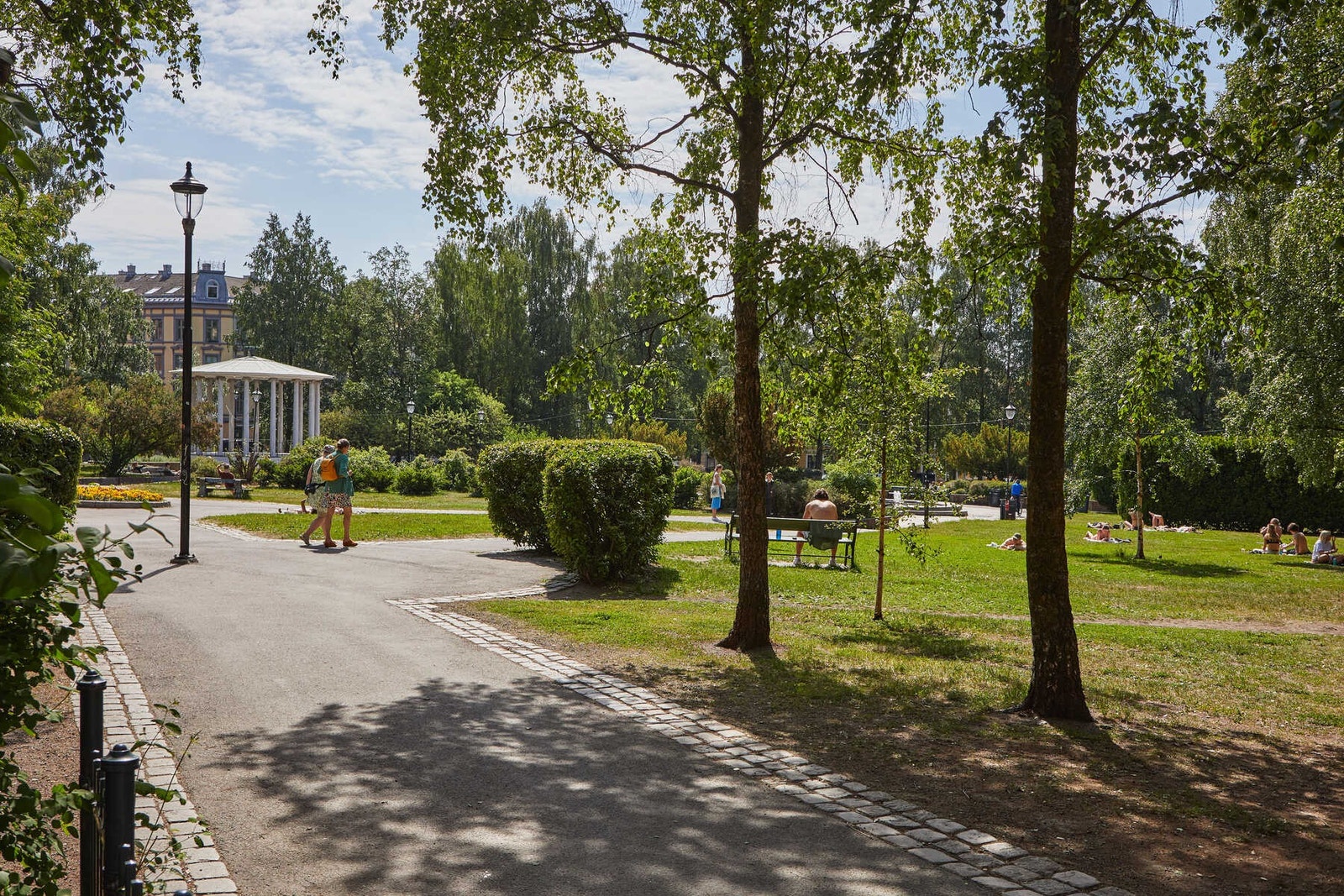 Det finnes også mange parker i området som Birkelunden rett utenfor døren. Galleribilde