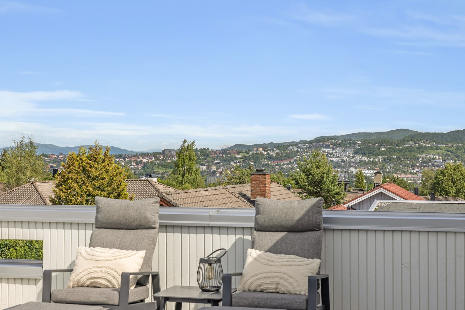 Fra takterrassen er det uhindret panoramautsikt over byen. Galleribilde