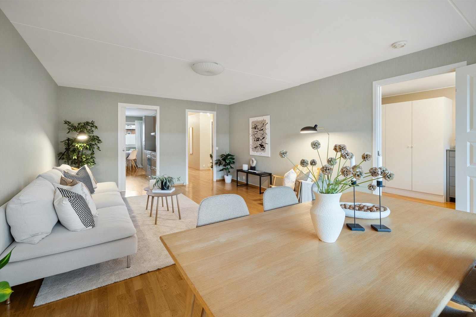 Stuen er boligens naturlige samlingspunkt. Galleribilde