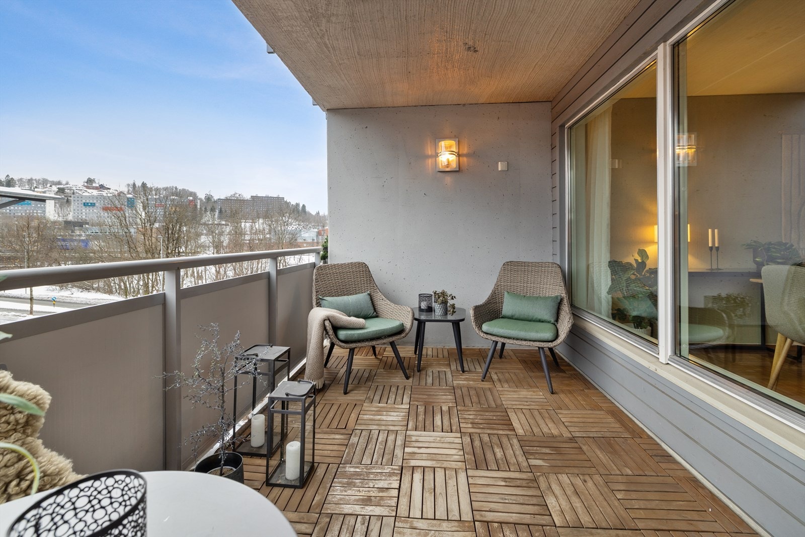 Her ligger alt til rette for å nyte finværsdagene utendørs. Galleribilde