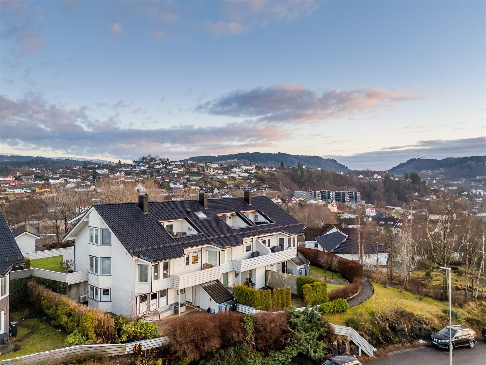 - Sentral og attraktiv beliggenhet i ettertraktet boligfelt på Nesttun - Galleribilde