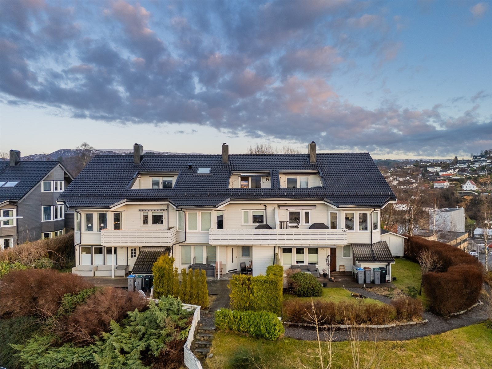 - Flotte rolige omgivelser og med kort vei til koselige turområder - Galleribilde