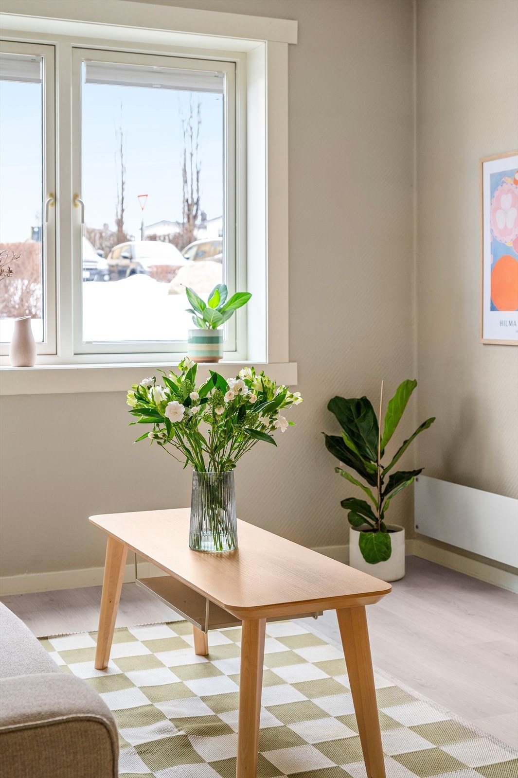 Vinduene har 2-lags isolerglass fra 2010, som bidrar til god isolasjon. Galleribilde