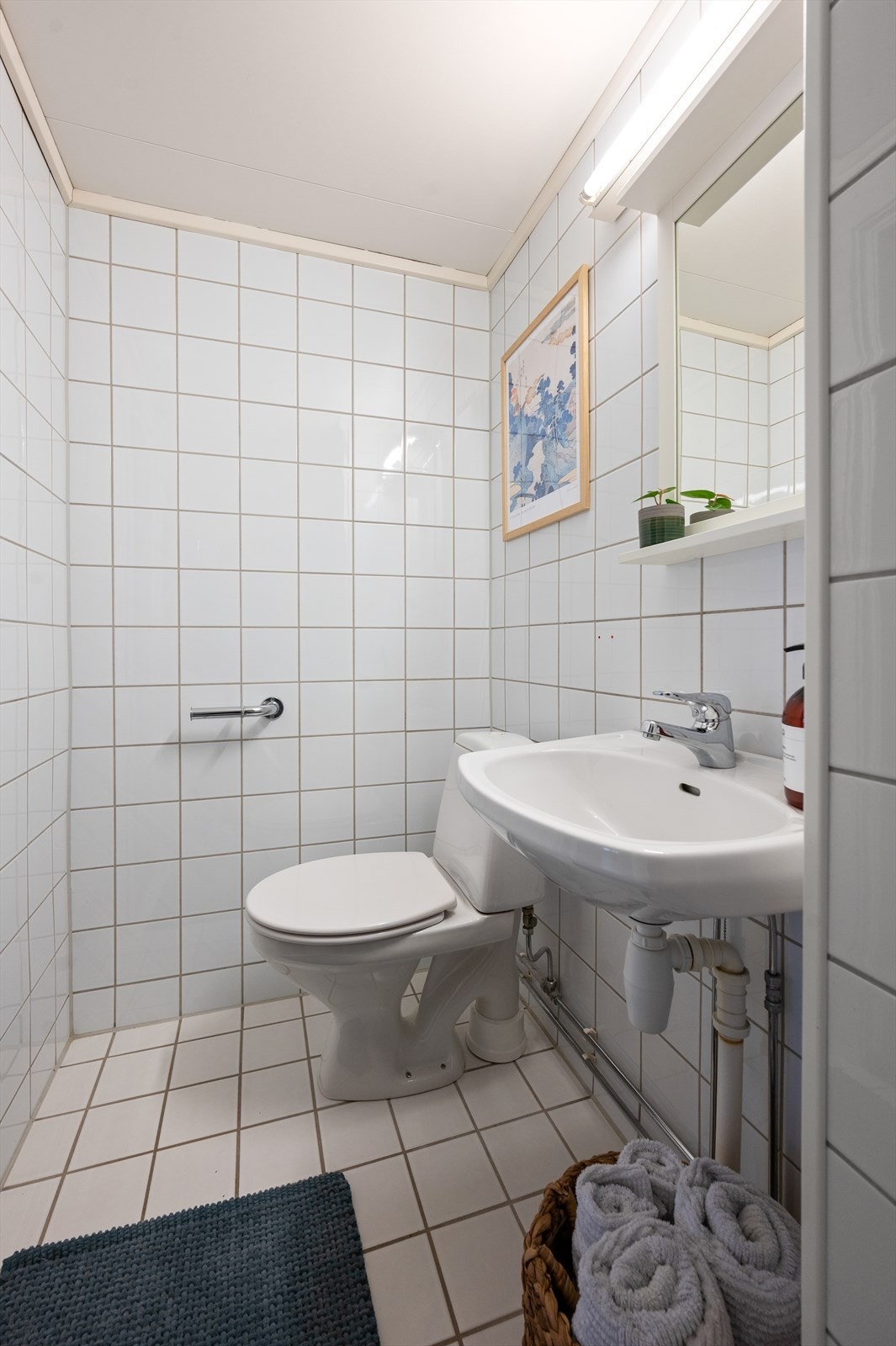 Rommet har naturlig ventilasjon via avtrekksventil. Galleribilde