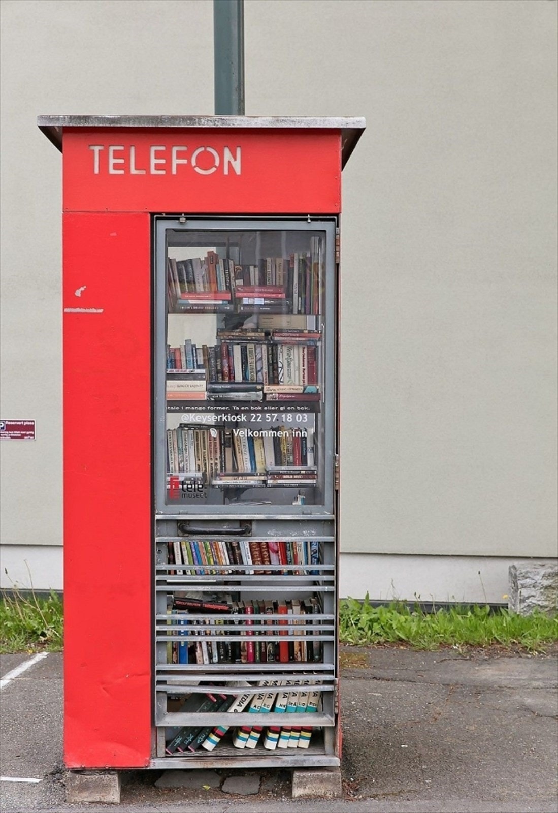 Keyserkiosken er et av områdets fasiliteter - en sjarmerende telefonkiosk fra 60-tallet med bibliotek for bokbytting. Galleribilde