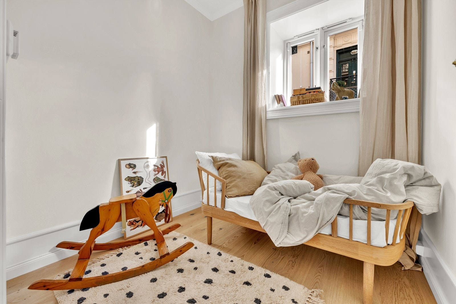 Soverommet passer ypperlig som barnerom, gjesterom eller kontor Galleribilde