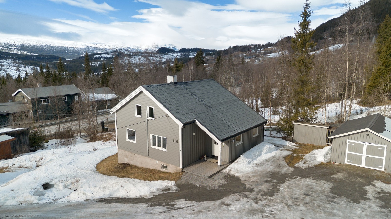 Eiendomsmegler Marit Wangensten-Mo presenterer denne boligeiendommen i Skammestein Galleribilde
