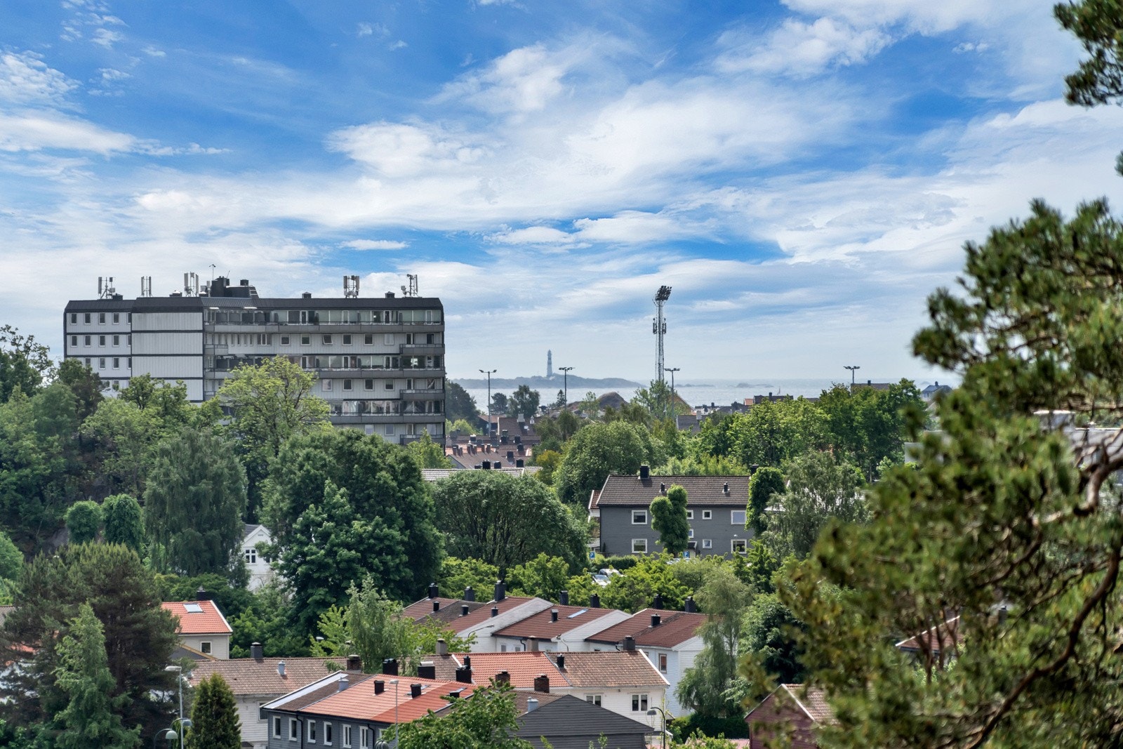 Zoomet utsikt mot Oksøy fyr. Galleribilde