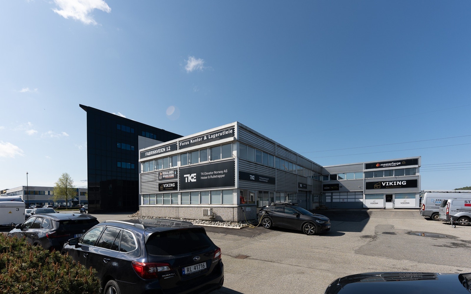 Fabrikkveien 12 tilbyr fleksible kontor og lagerlokaler i et moderne og oversiktlig bygg Galleribilde