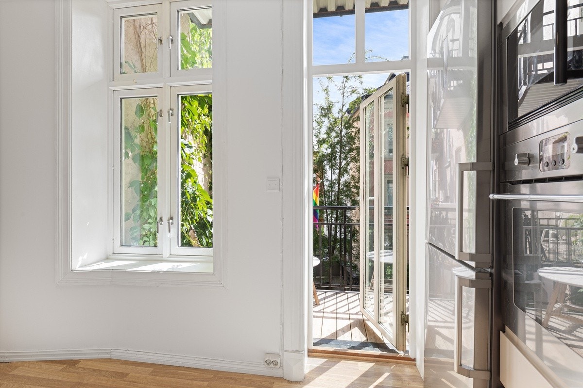 Utgang fra kjøkken til egen balkong Galleribilde