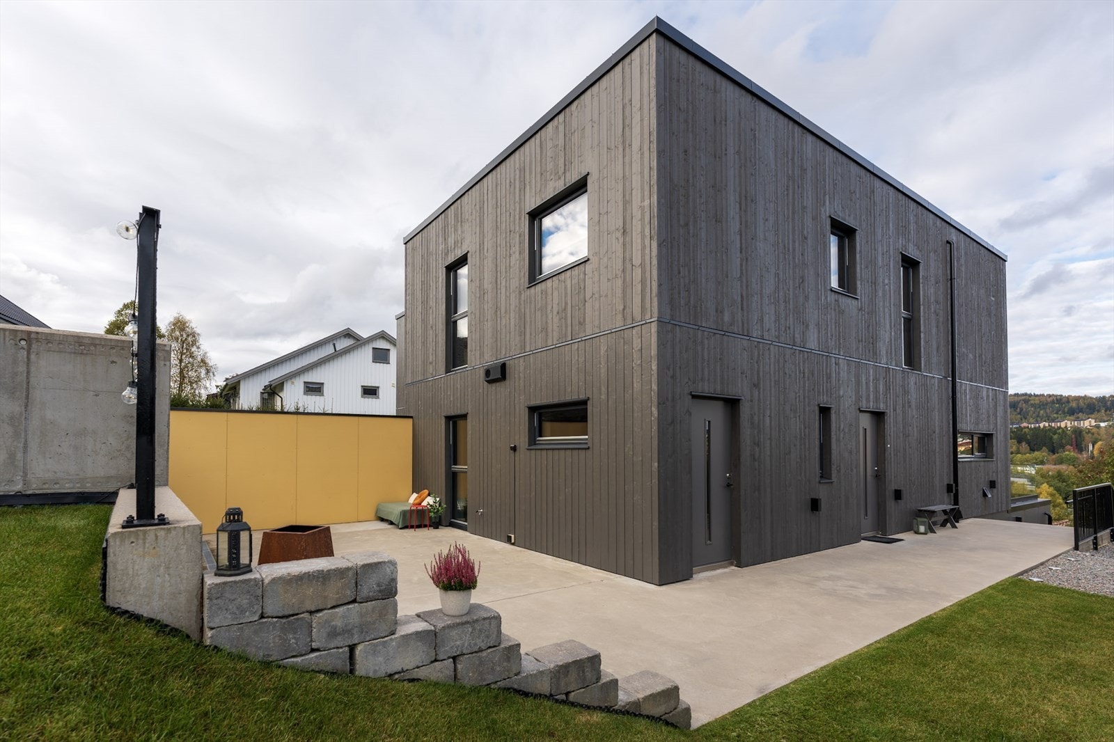 Ingen felles inngang, ingen innsyn - Privatliv ute og inne - Alt du ser her tilhører denne delen. Galleribilde