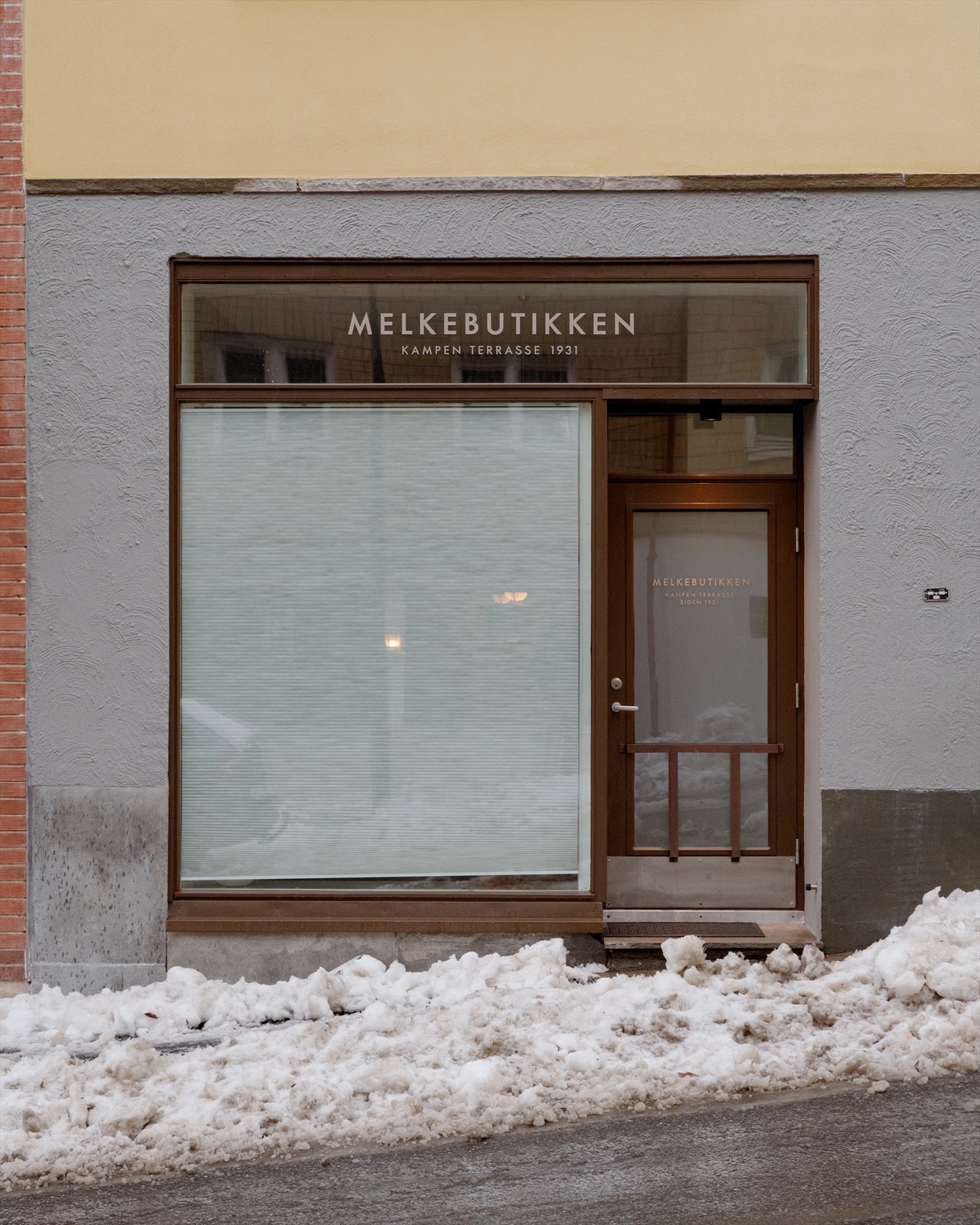 "Melkebutikken" var utsalgssted for melk, fra gammelt av. I dag er lokalet en fresh gjesteleilighet på 45 m² som kan leies rimelig. Se hjemmesiden til borettslaget for nærmere informasjon. Galleribilde
