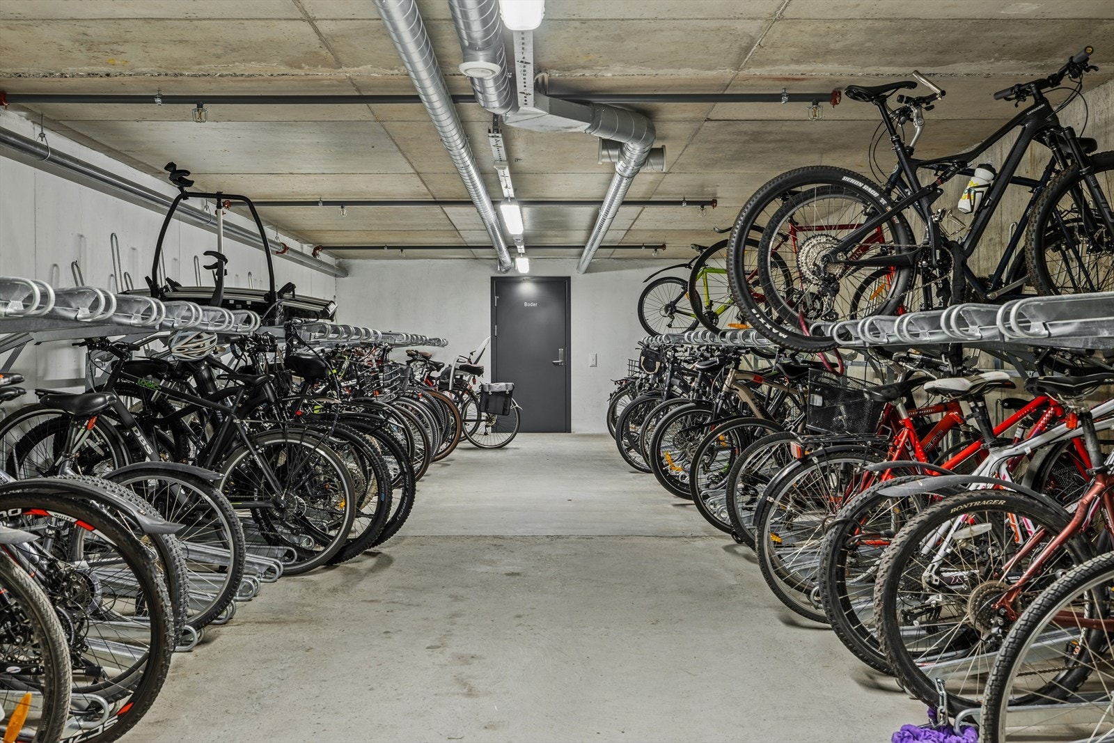 Sameiet har en stor felles sykkelbod. Galleribilde