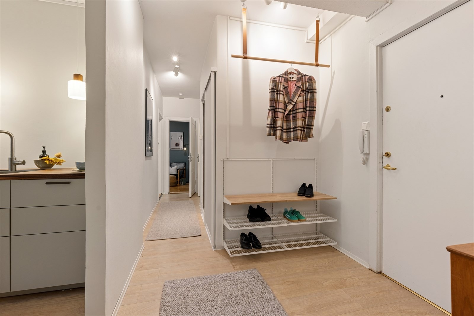 Romslig entrè! Galleribilde