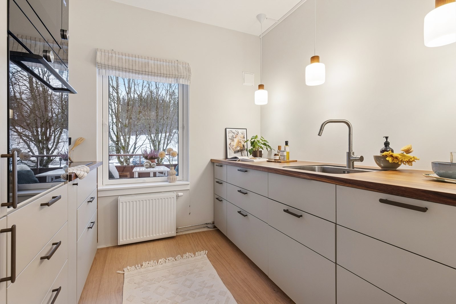 Delikat og moderne kjøkkeninnredning som ble oppgradert i 2024. Galleribilde