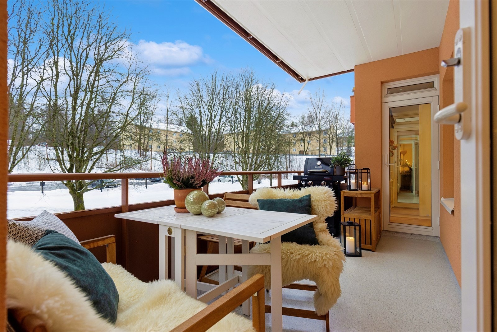 DNB Eiendom ved Bettina Due har gleden av og presentere en sjarmerende 3-roms selveier leilighet i rolige omgivelser Galleribilde