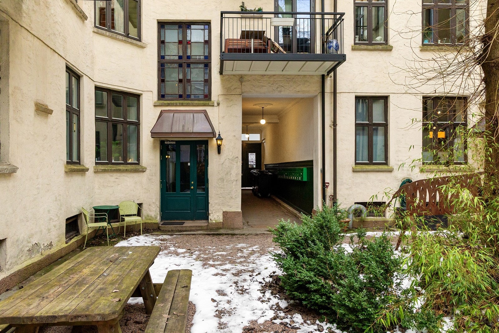 Det er felles takterrasse med utsikt og gode solforhold. Galleribilde