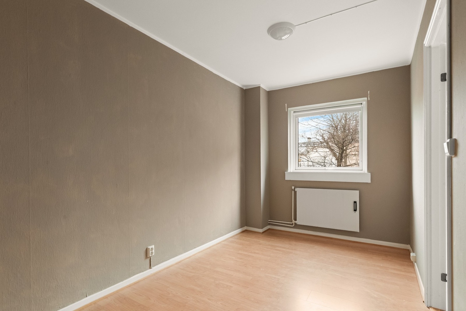 Romslig soverom. Galleribilde