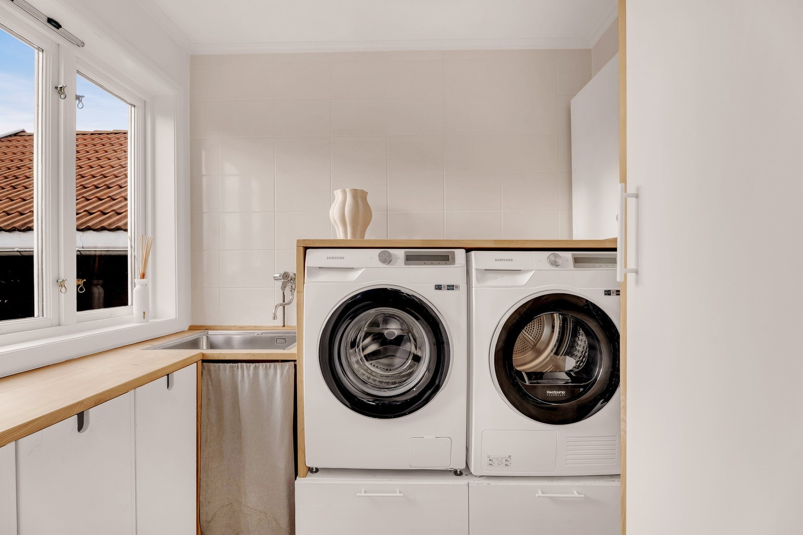 Vaskerom med plass til vask og tørk, medfølger i salget Galleribilde