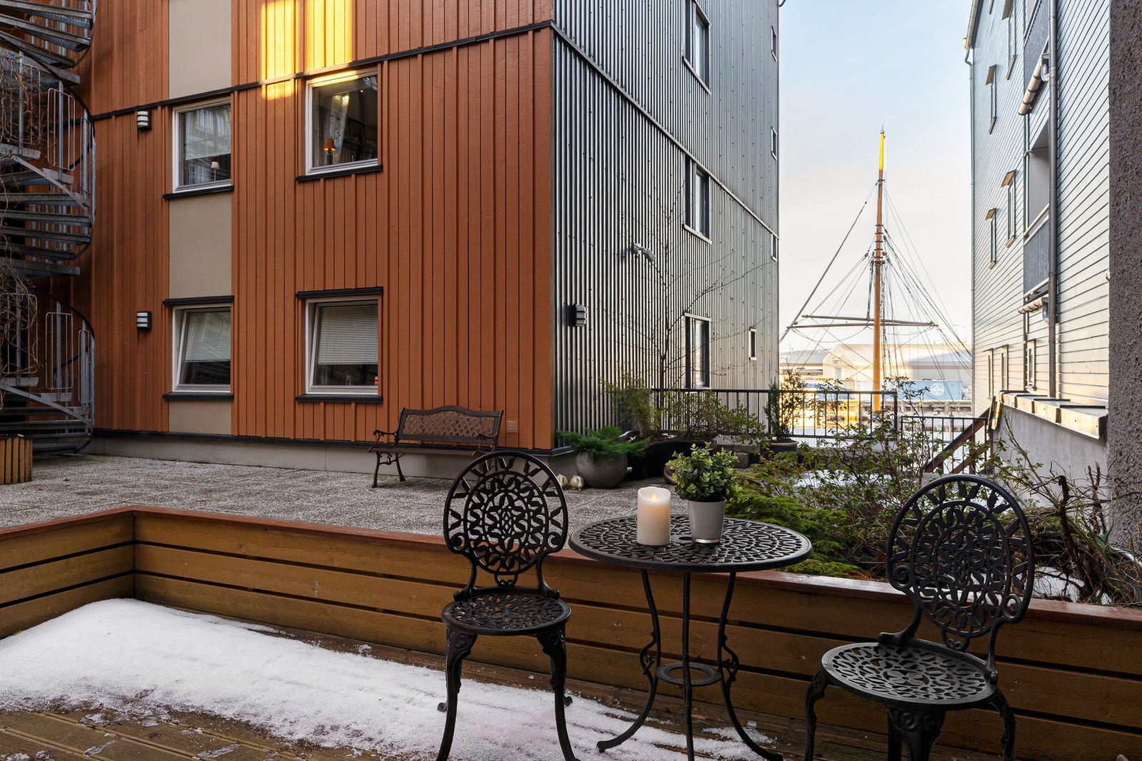 Markterrasse. Galleribilde