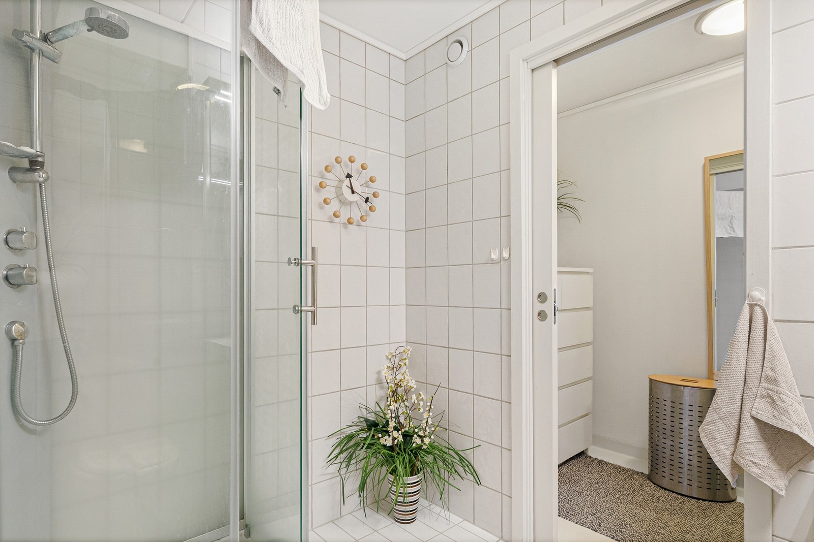 Dusjkabinett sikrer trykk innredning. Galleribilde